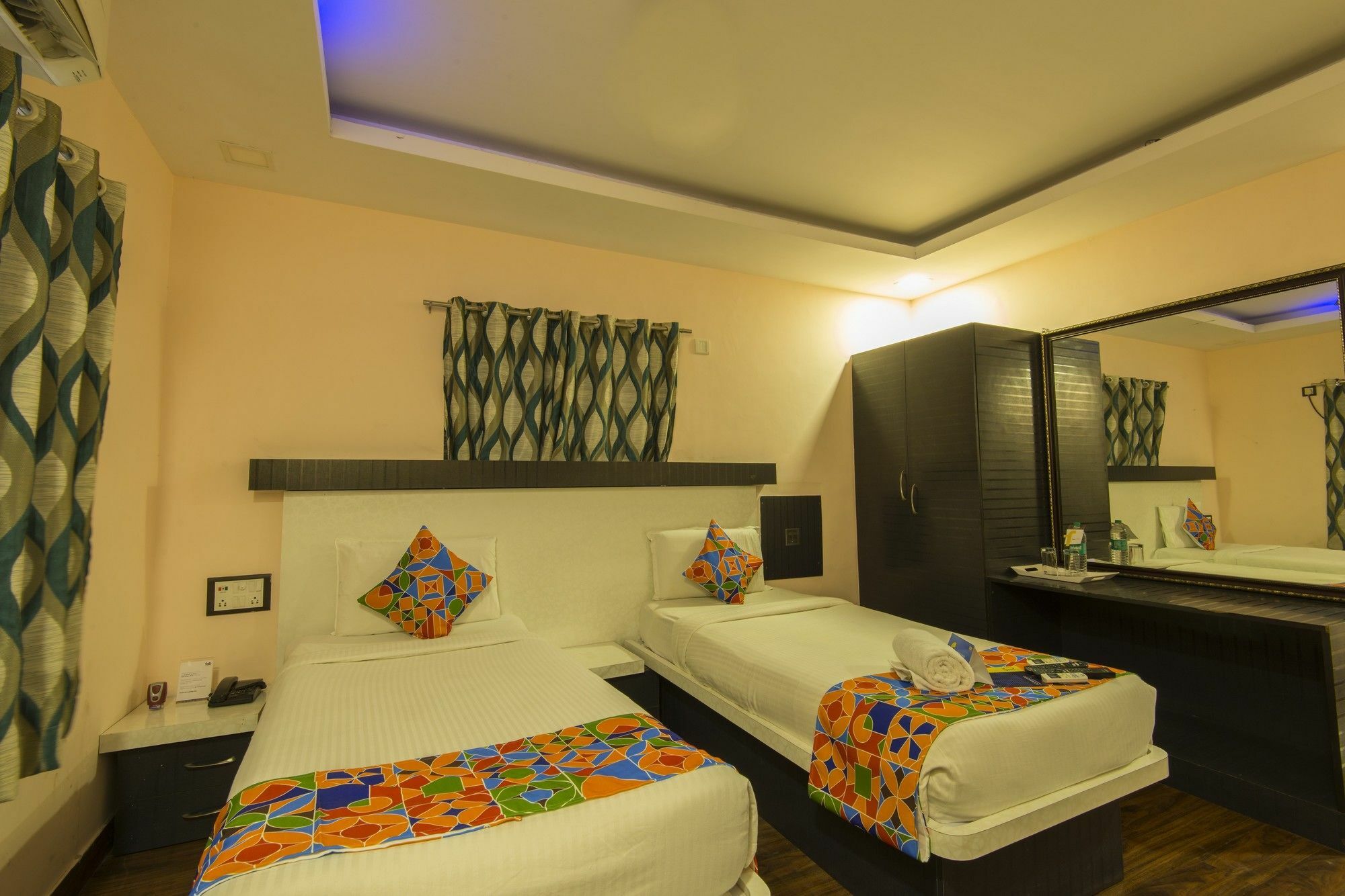 Fabexpress Shyleeniwas Ii T Nagar Hotel Chennai