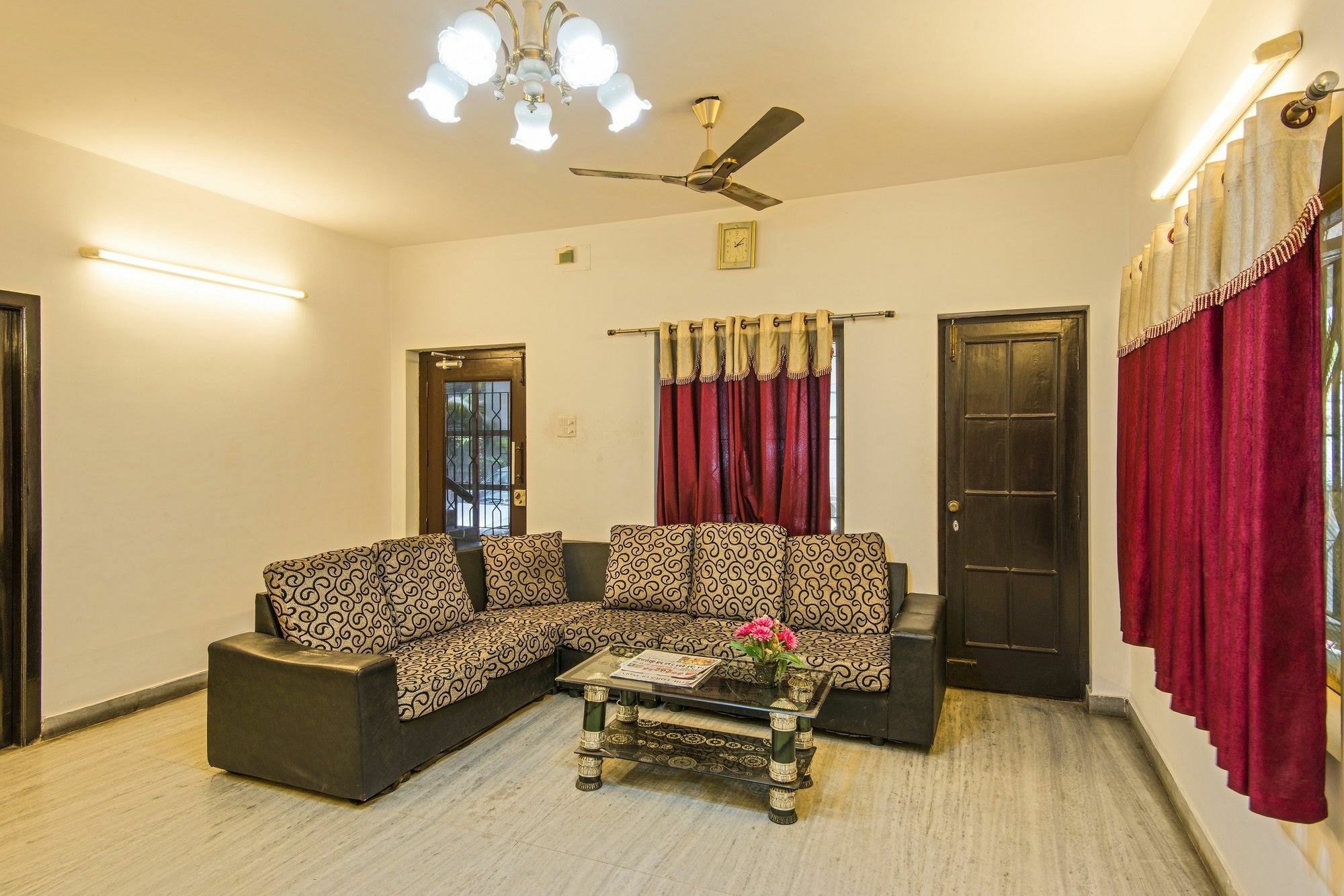 Fabexpress Shyleeniwas Ii T Nagar Hotel