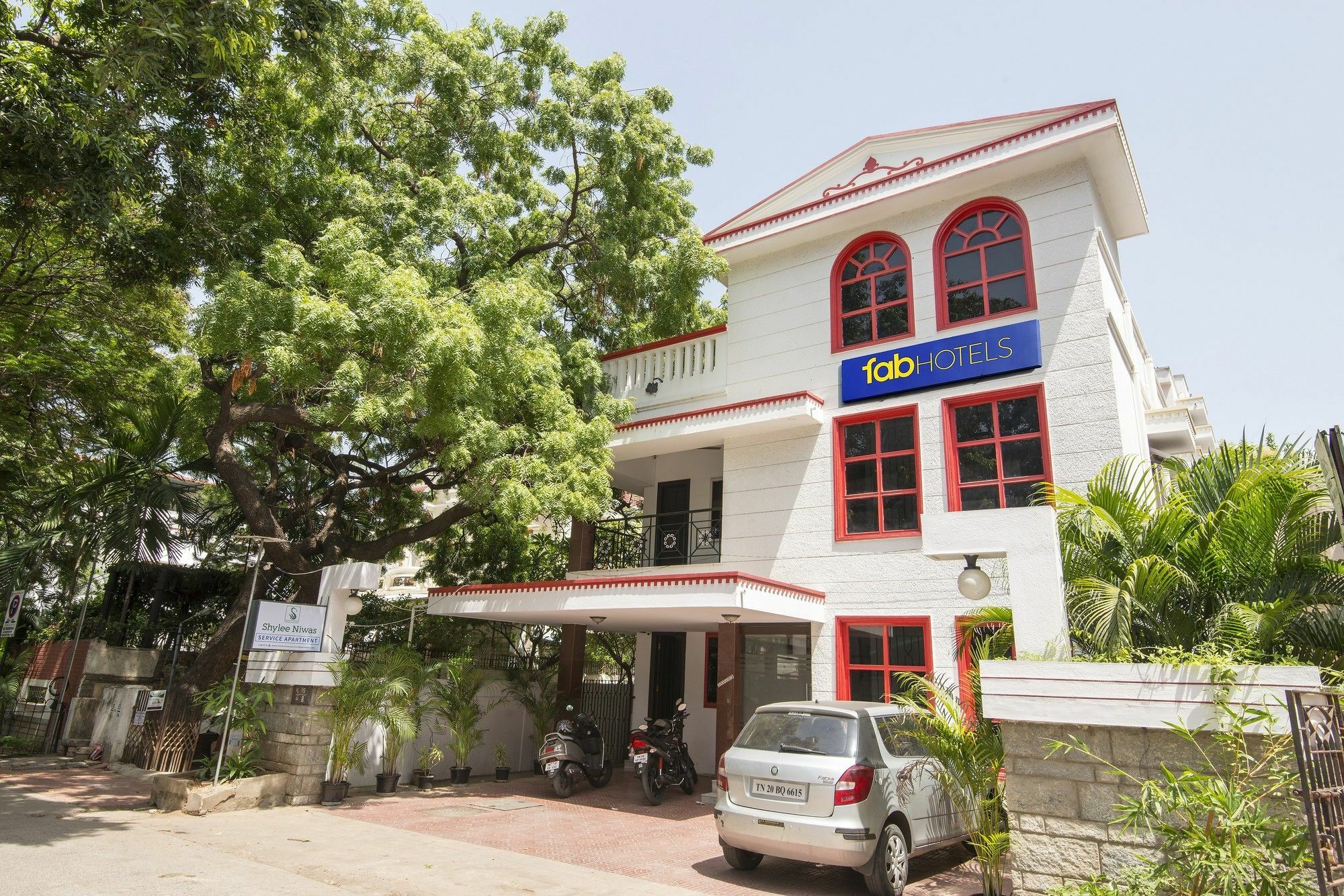 Hotel Fabexpress Shyleeniwas Ii T Nagar